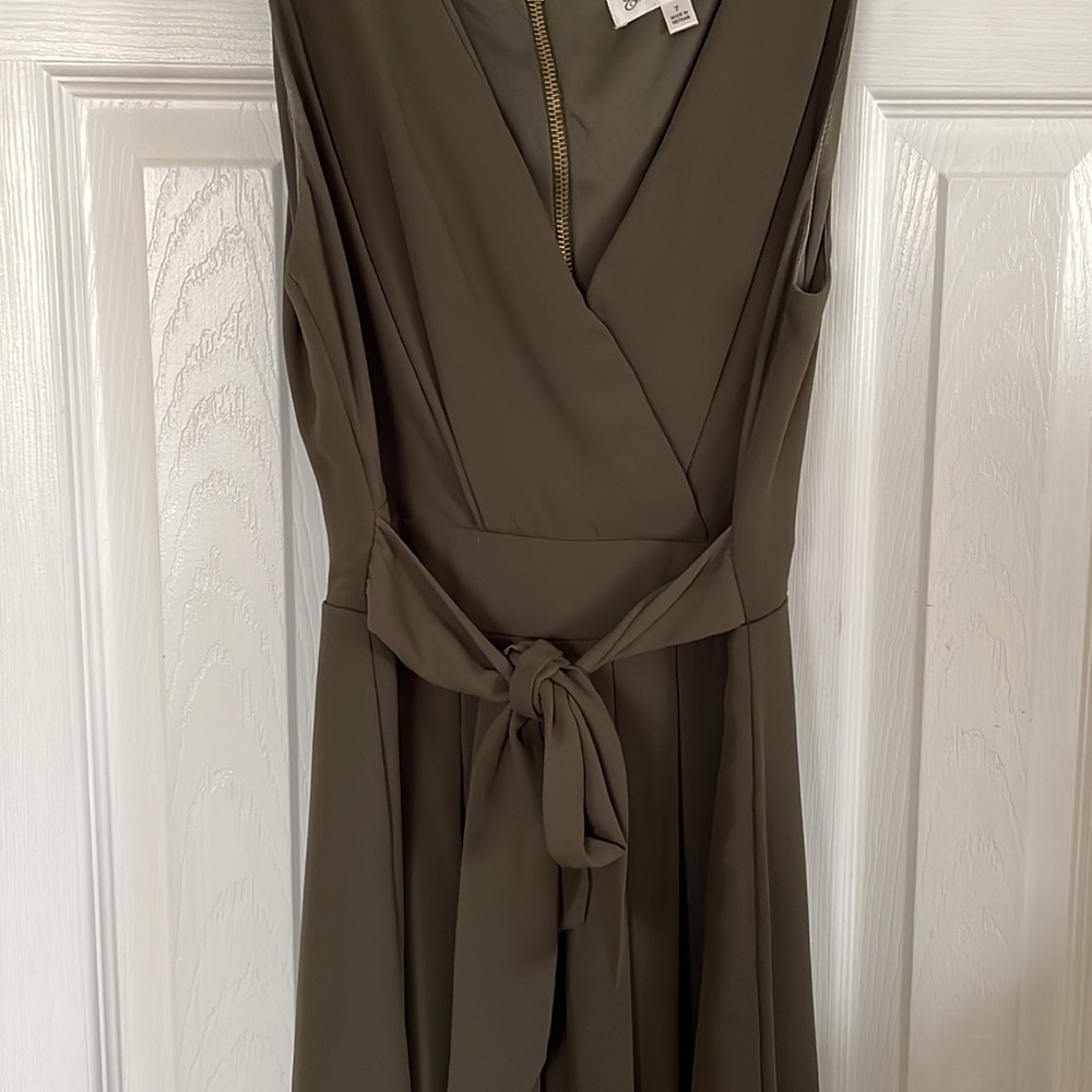 Army Green Dress with Back Zipper Closure and Tie - Size 7 (NWOT)